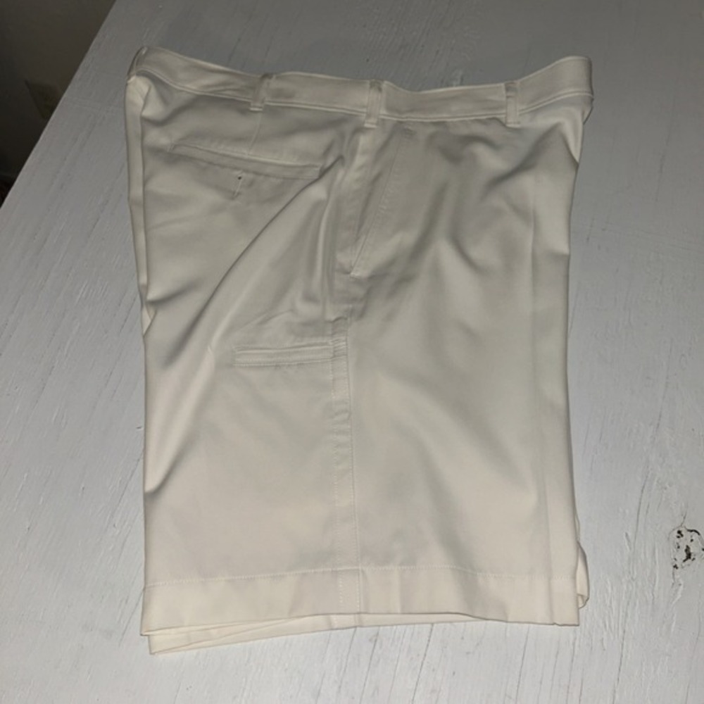 PGA Tour‎ Golf Shorts Men's 38 - 65% Cotton - Ivory